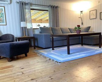 5 Person Holiday Home In Ulrika-By Traum - Rimforsa - Wohnzimmer