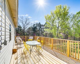 Ozark Cabin w Deck Near Norfork Lake - Henderson - Balcony