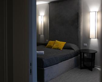 Imbriani Guest House - Bari - Camera da letto