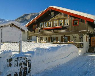 Ferienwohnungen Weiß - Mittenwald - Building