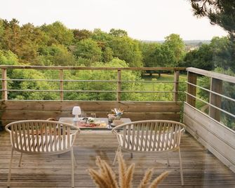 One OR two lodges with magnificent view - Pont-Aven - Balkon