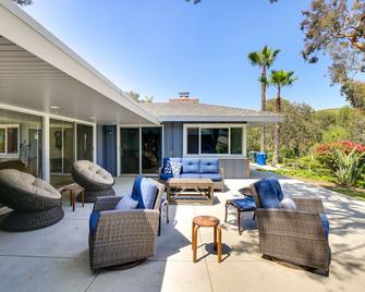 Whittier Vacation Rental: Close to Hiking Trails! - Whittier - Patio