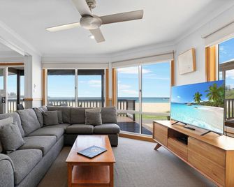 Kendalls Beach Holiday Park - Kiama - Вітальня