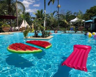 Naina Park Resort - La Foa - Pool