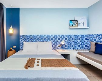 Core Hotel - Polychrono