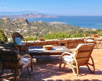Magical view from villa and pool over Costa Smeralda sea and islands - Arzachena - Balcony