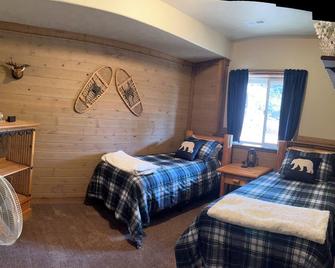 Mountain Home with Incredible Views Overlooking Heber Valley and Park City - Heber City - Slaapkamer