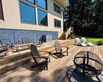 Potomac River Retreat - Shepherdstown, WV - Stunning views - 5 acres 4 BR - Martinsburg - Binnenhof