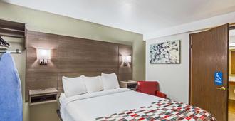 Ramada by Wyndham Medford Airport North - Medford - Habitación