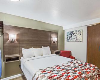 Ramada by Wyndham Medford Airport North - Medford - Schlafzimmer