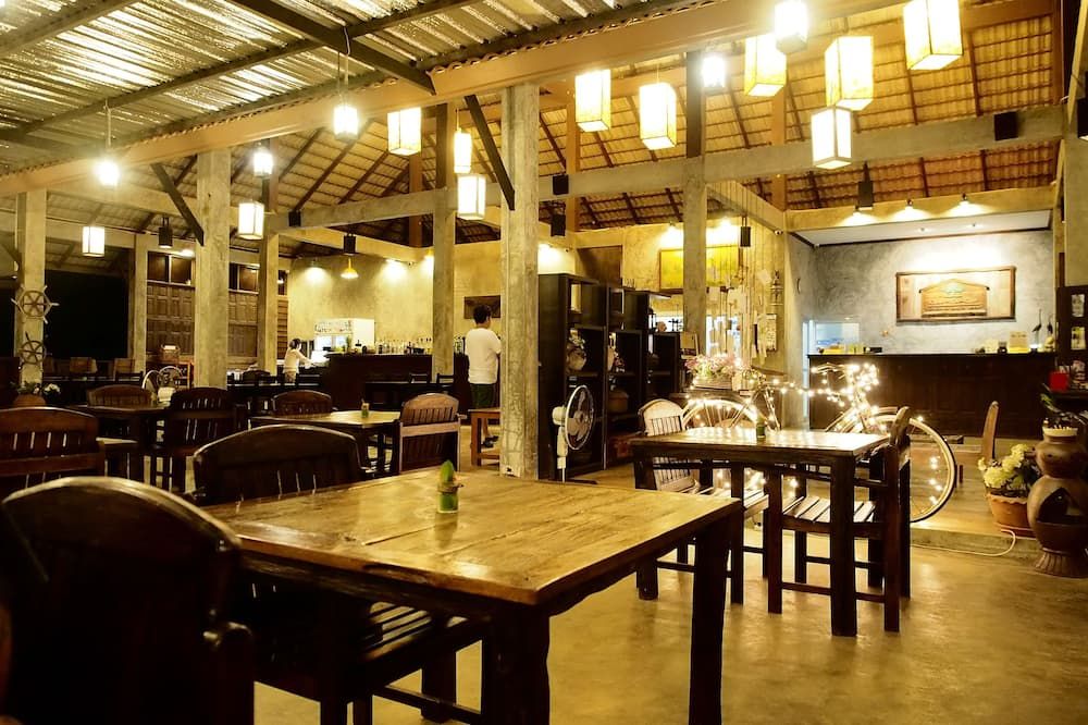 تروبيكانا لانتا ريزورت - كو لانتا - مطعم