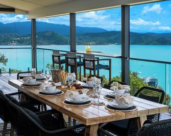 Seven Islands - Airlie Beach - Dining room
