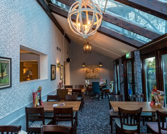 Wee Waif by Greene King Inns - רידינג - מסעדה