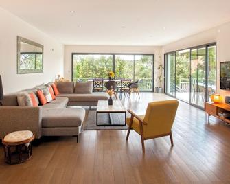 Villa casa Luna piscine chauffée vue mer proche centre et plage de Calvi - Calvi - Sala de estar