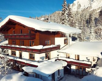 Standard Doppelzimmer mit Dusche WC - Dachsteinhof - Ramsau am Dachstein - Building