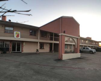 Super 8 by Wyndham Terrell - Terrell - Building