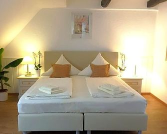 بابين آني - كاسيل - غرفة نوم