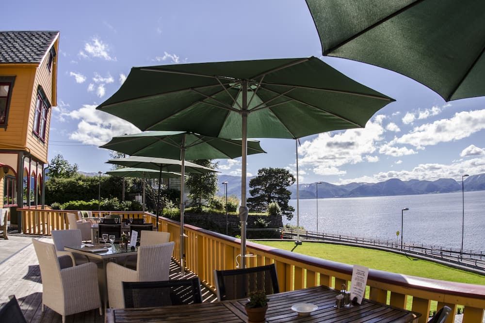 Lavik Fjord Hotel & Apartments