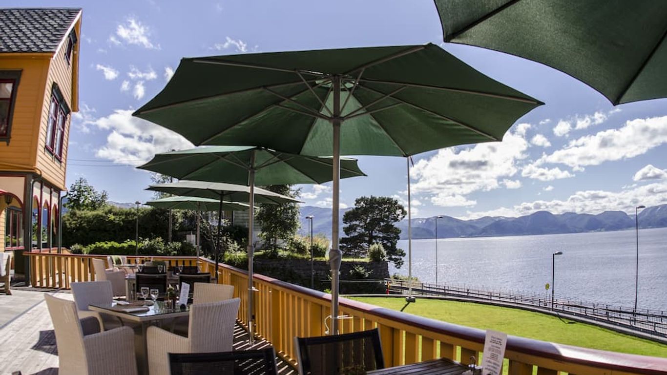 Lavik Fjord Hotel & Apartments