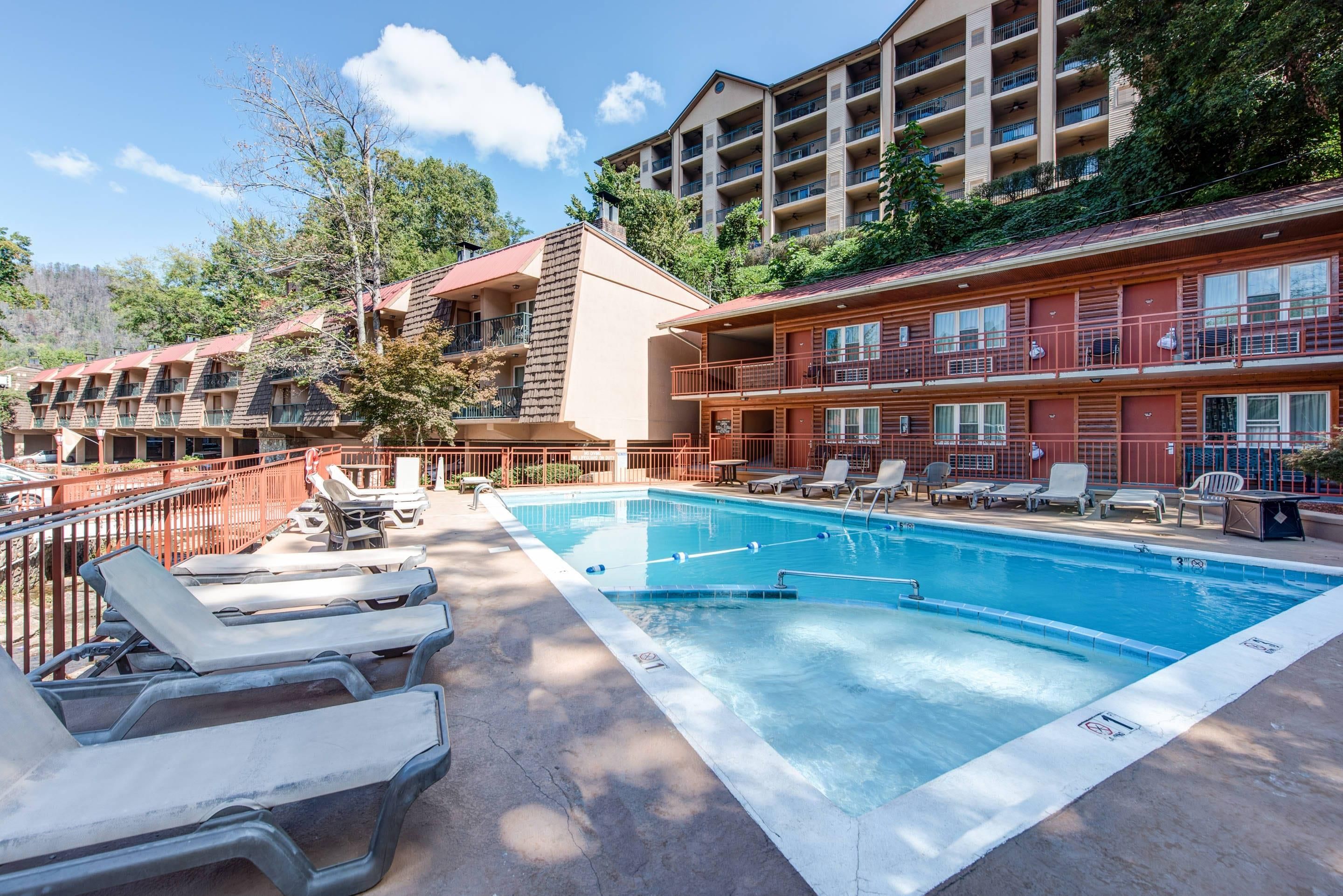 Quality Inn Creekside - Downtown Gatlinburg - Gatlinburg - Pool