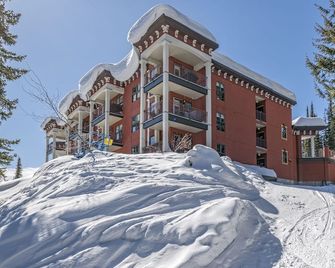 Much in Demand Large Grandview Condo with Private Laundry & BBQ - Lumby - Building