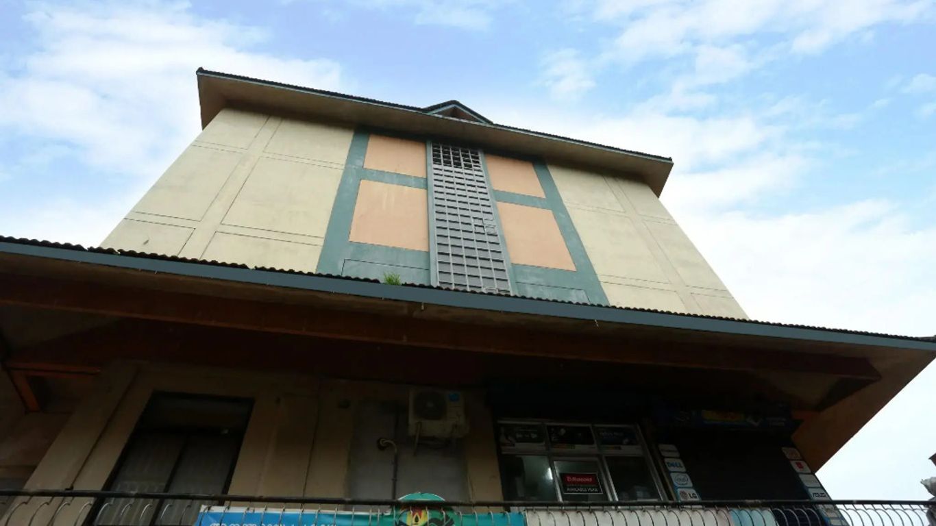 OYO 15190 Select Residency