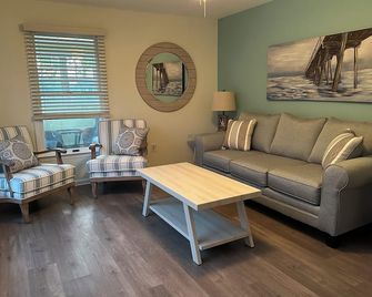 Back Creek Villa with Sunroom - Solomons - Sala de estar