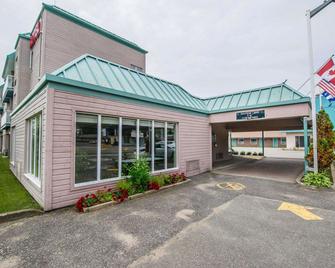 Quality Suites - Sainte-Anne-de-Beaupré - Bâtiment