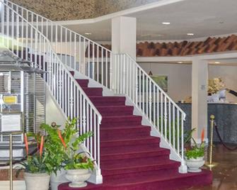 2 Bdrm Cypress Pointe Resort Near Seaworld, Heated Pools, Shuttles, Bbq & More - Orlando - Stairs