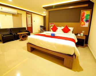 Oyo 1889 Hotel Aj Park - Alappuzha - Bedroom