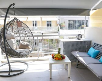 V36 Suites - Ateena - Parveke
