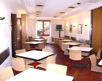 Hotel Villa Marina - La Maddalena - Restaurant