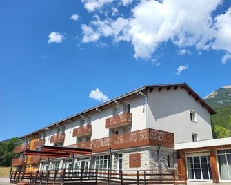 Mille100-47 - Ubaye Base Camp - Faucon-de-Barcelonnette - Edificio