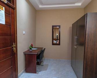 Coded Guest House - Aburi - Pasillo