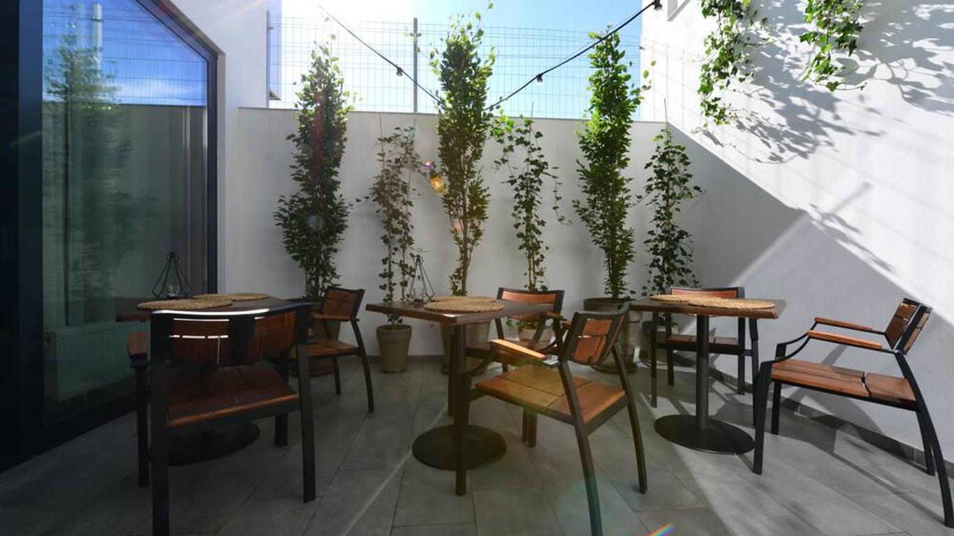 Hotel Faros