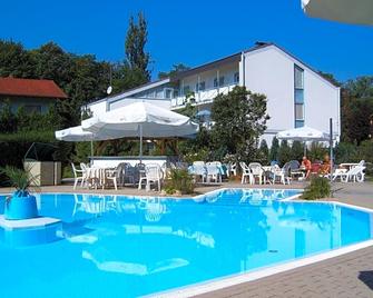 Hotel Park Eden - Bad Bellingen - Zwembad