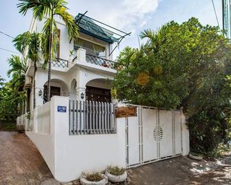 Standard King Room(02 people) - Hue - Building