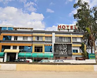 Resort Exotika - Kota - Edificio