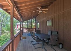 Pet-Friendly Payson Cabin with Deck Close to Hikes! - Payson - Varanda