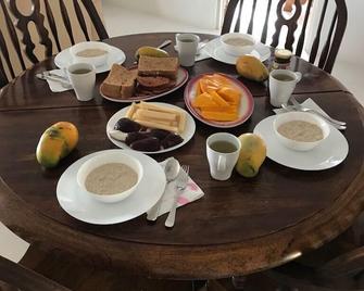 Beautiful 3 Bedroom Villa With Swimming Pool, Overlooking The Caribbean Sea - Spring Garden - Restaurant