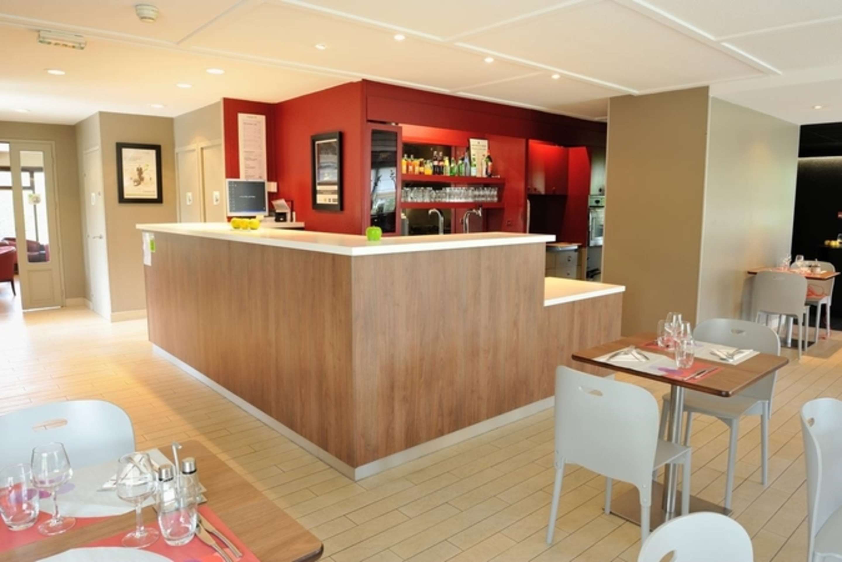 Campanile Moulins Avermes - Avermes - Bar