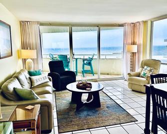 New Listing - Directly On The Beach Gulf Side!!! - Perdido Key - Olohuone