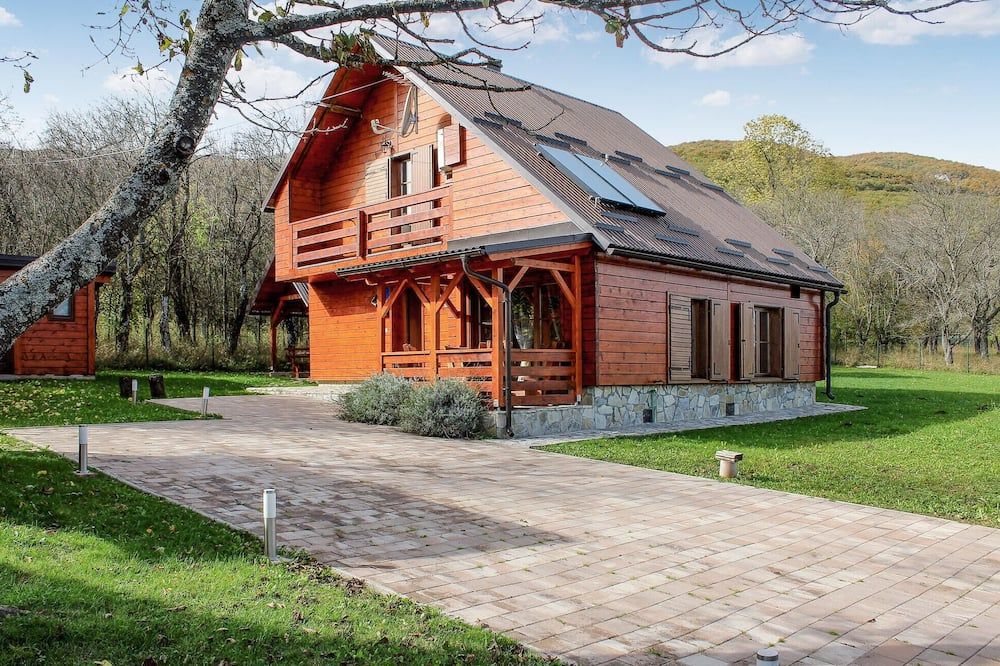 Nice Home In Korenica With Sauna - كورنيكا - مبنى