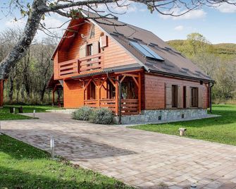 Nice Home In Korenica With Sauna - كورنيكا - مبنى