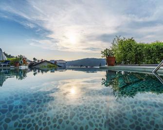 Hotel Unique-Boutique Class - Adults Only - פטהייה - בריכה