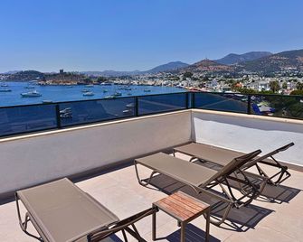 Bodrum Gulet Otel - Bodrum - Balcón