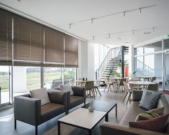 Sunlight on the peninsula - Hengchun Township - Lounge