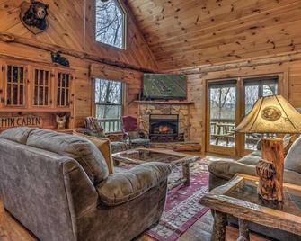 Big Buck Lodge - Blue Ridge - Living room