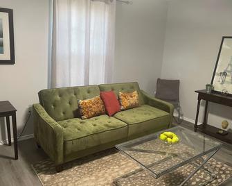 Cozy Remodeled 2 Bd Heights Bungalow - Houston - Soggiorno