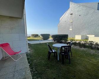 Appartement à 50m plage avec terrasse et jardin - FR-1-361-14 - Jullouville - Patio